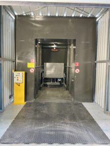 Compacteur avec TUNNEL pour BASE LOGISTIQUE